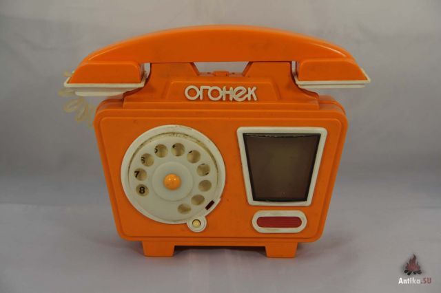 Советская игрушка телефон