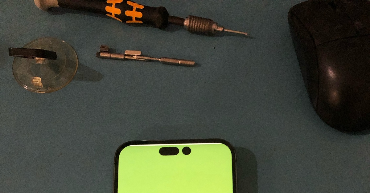 Зелёный экран смерти iPhone 14 Pro Max | Пикабу