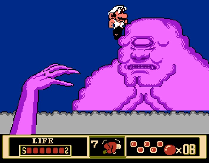 жутковатый босс распускает руки