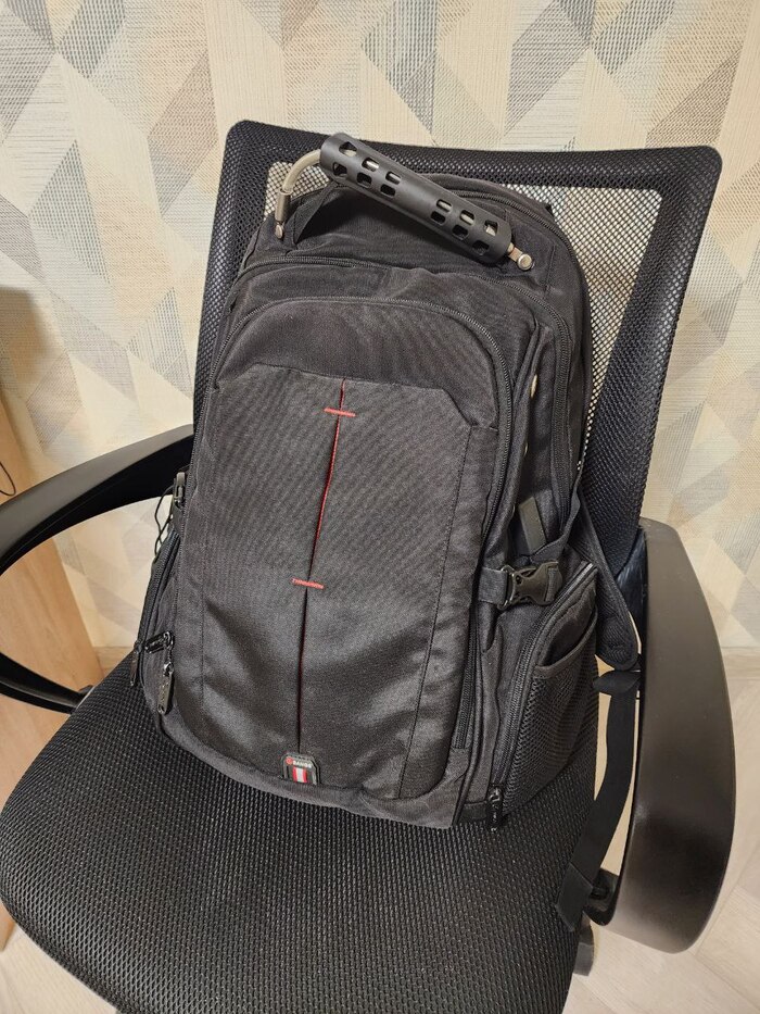 Какой-то там Bange от китайцев, оказался довольно неплох, несмотря на дешевизну. Ему уже 5 лет, видел и Крым и Рим, брал изначально для вылазок в леса и грязи, чтобы не жалко было убивать, но он приятно удивил.