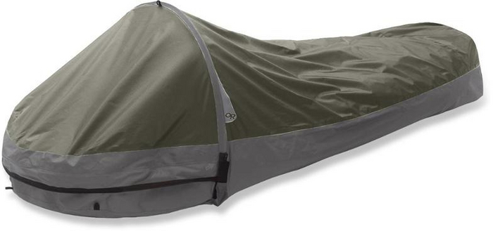 Бивачный мешок с каркасом, что позволяет хотя бы читать книжку