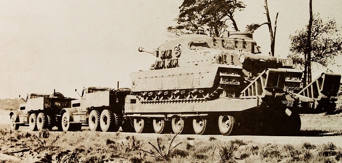 Доставка A39 Tortoise на испытания посредством автопоезда. Источник: Архив Lesta.