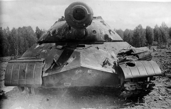 Опытный образец ИС-5 после испытания обстрелом. Источник: ОГАЧО.