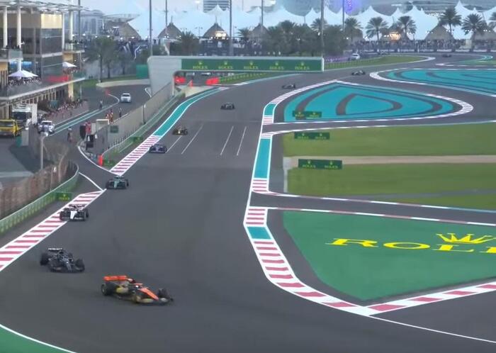 "Паровозик DRS" на 6-м круге гонки