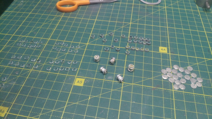 Заготовки будущих катков и несколько предсобраных для понимания каков результат !