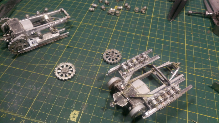 Вид снизу с предварительно установленными опорными катками