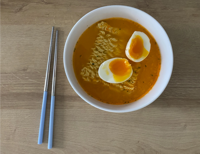 с яйцом тоже норм сочетается