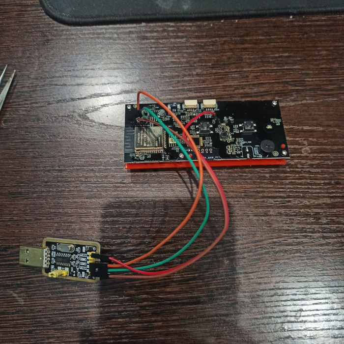 Подключаем программатор