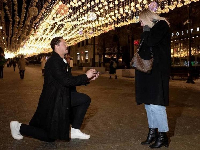 Легионер «Трактора» позвал замуж девушку в Челябинске