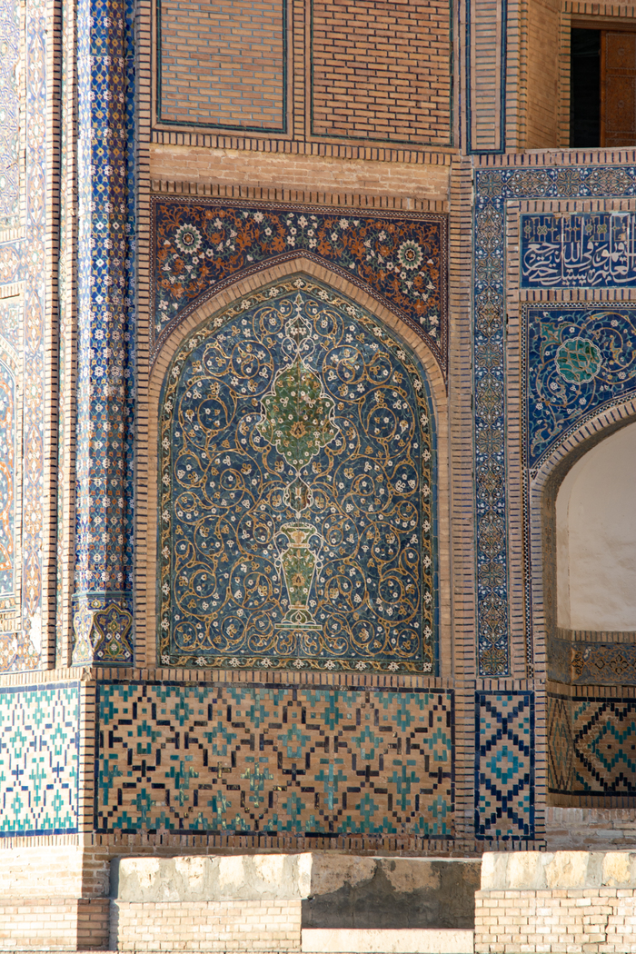 Мозаика на стенах