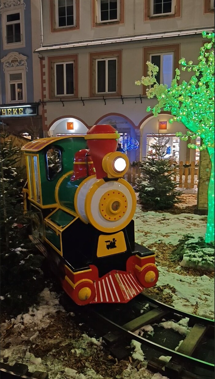 Паровозик для увеселения детворы