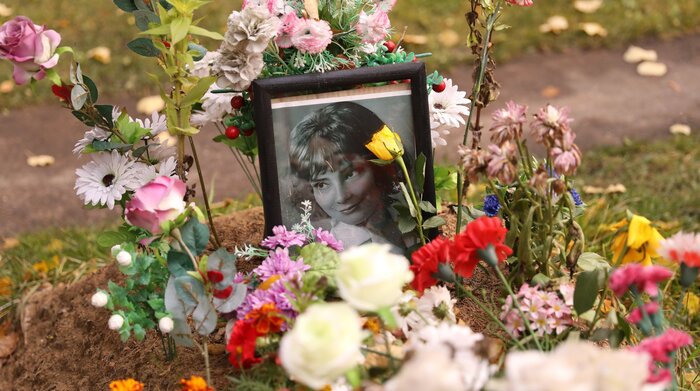 Могила Татьяны Самойловой на Новодевичьем кладбище Москвы