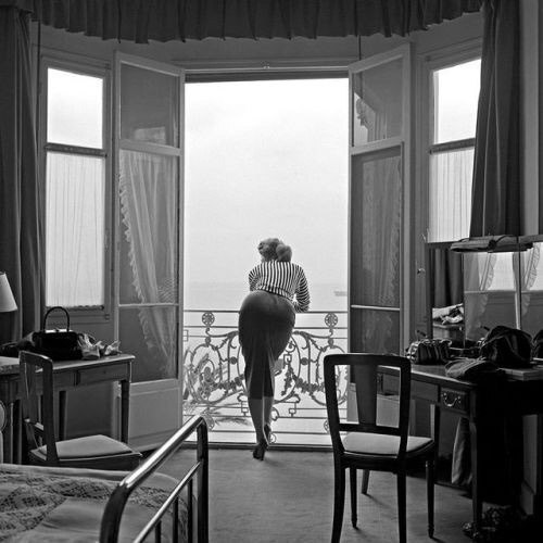 Софи Лорен. Канны, 1955 год.Фотограф: Edward Quinn