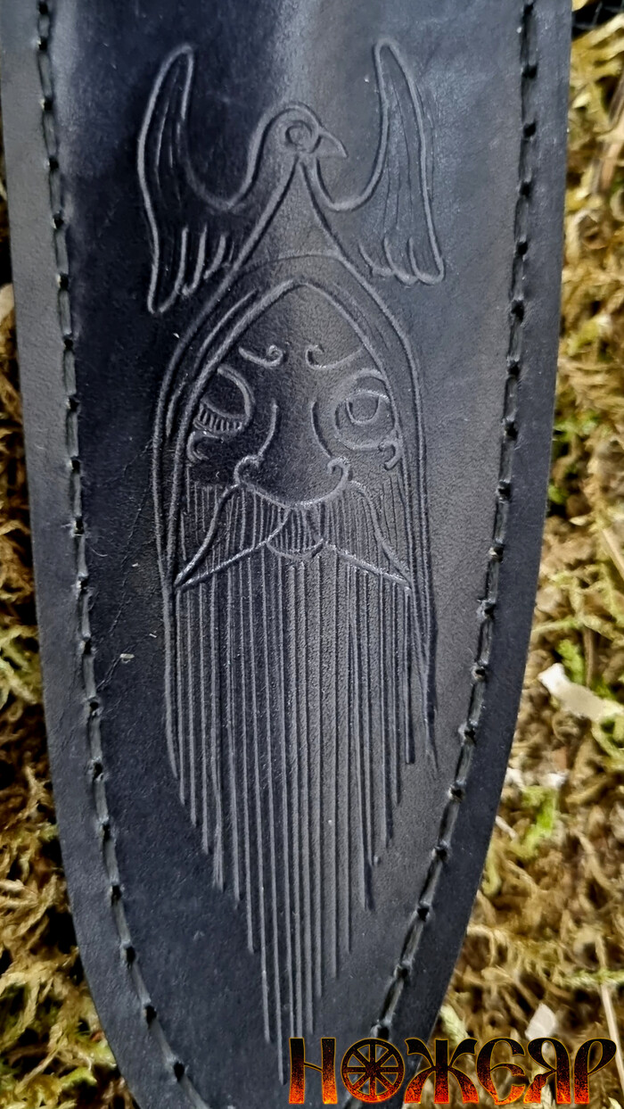 Ножны - кожа растительного дубления с тиснением вручную.