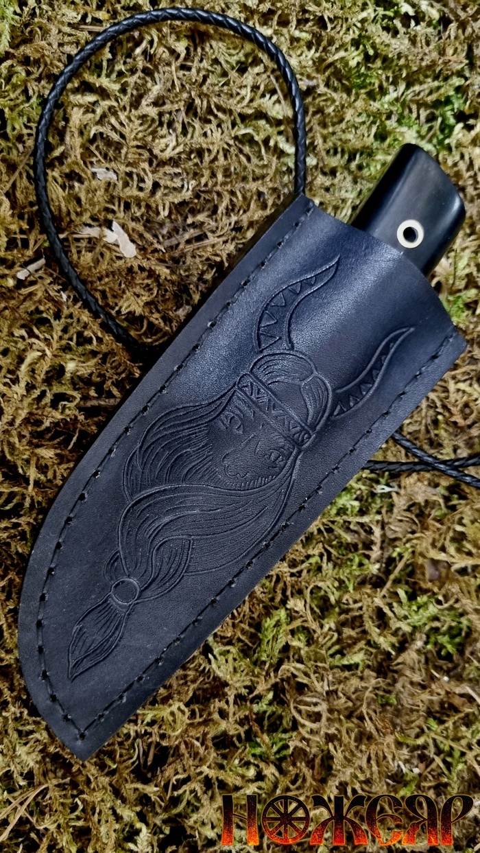 Ножны - кожа растительного дубления с тиснением вручную.