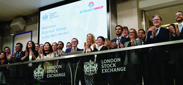 Образовавшаяся после слияния Eutelsat и OneWeb комбинация начала торговаться как Eutelsat Group на Лондонской фондовой бирже в начале октября.