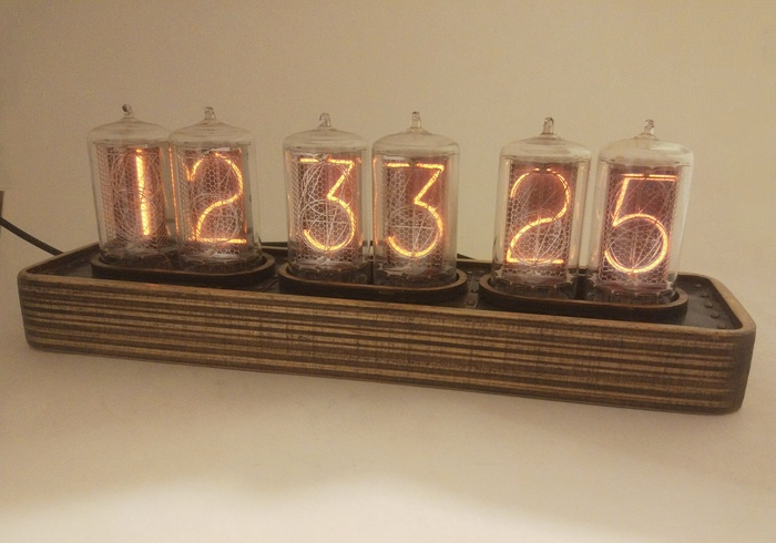 Ещё одни часы на лампах Z5660M | Пикабу