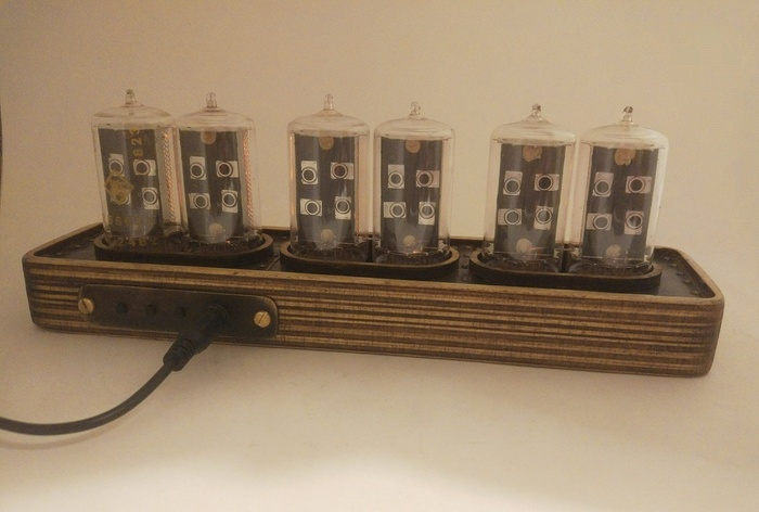 Ещё одни часы на лампах Z5660M | Пикабу