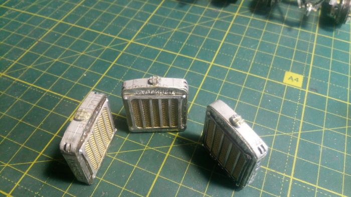 Радиаторы с закрепленными заливными горловинами