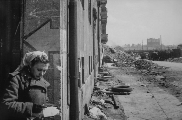 А это письмо читают уже в Берлине. Ныне Мархлевски-штрассе/Marchlewskistraße