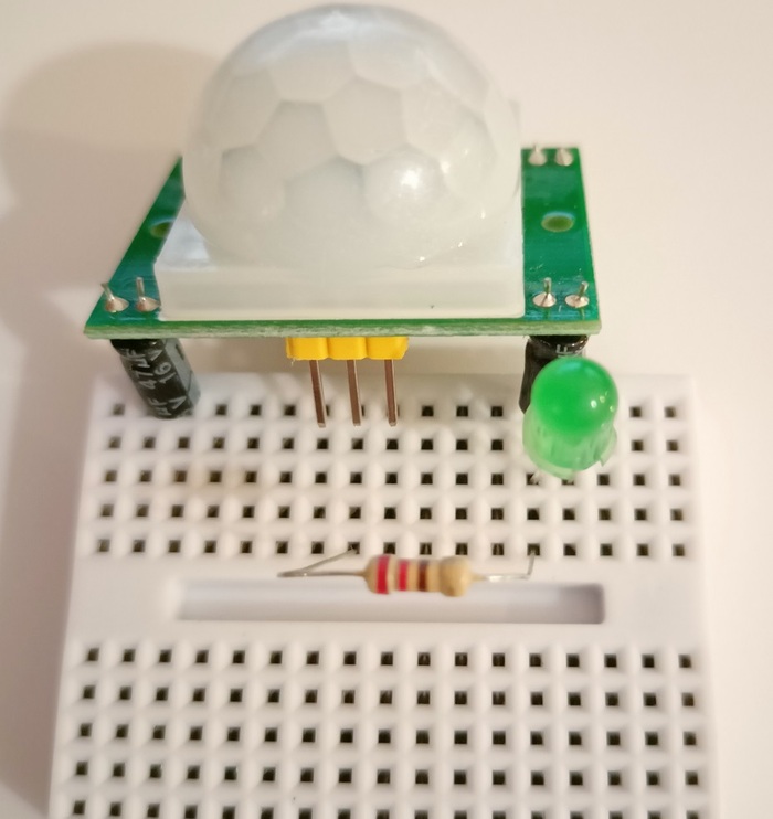 простейшая схема + батарейки