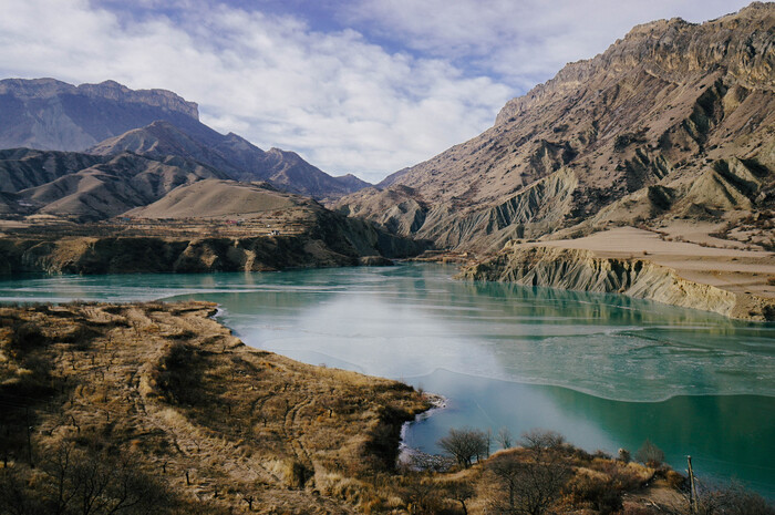 Гунибское водохранилище, также покрывается льдом