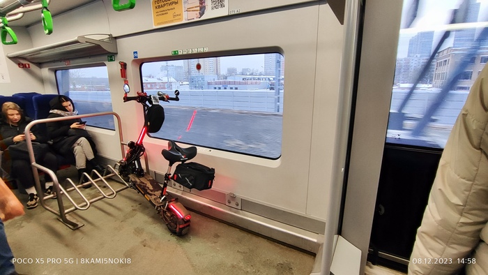 В сезон, конечно, так просто бы встать на место велосипедов не получилось)