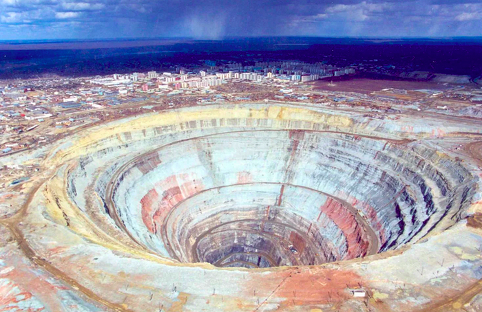 Огромная дыра в земле, полная алмазов – в Якутии Путешествия, Туризм, Туристы, Поездка, Telegram (ссылка)