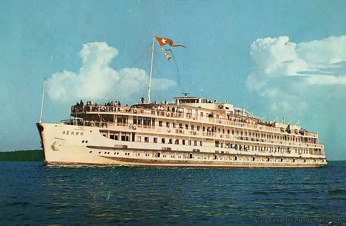 Дизель-электроход «Ленин» был торжественно спущен на воду в 1958 году