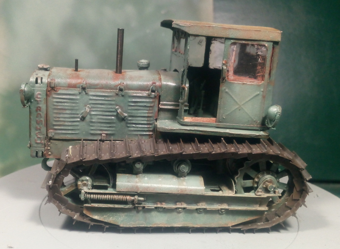 Один трактор делаем с небольшой ржавчиной