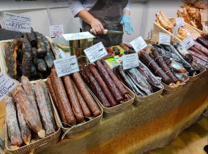 Колбасу везде дают попробовать