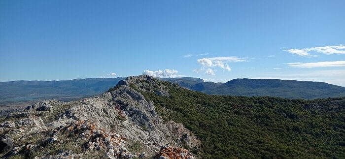 После второй вершины Каланых-Кая нужно уйти направо вниз