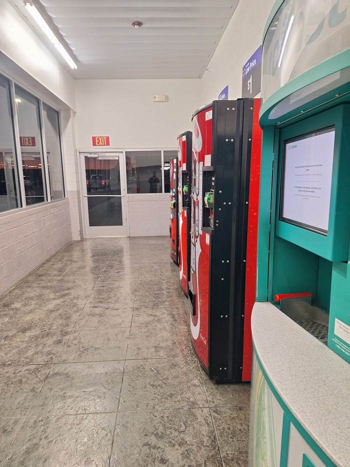 Гипермаркет Walmart в маленьком городе США США, Американцы, Супермаркет, Walmart, Покупка, Шопинг, Жизнь за границей, Эмиграция, Иммиграция, Мигранты, Путешествия, Длиннопост Гипермаркет Walmart в маленьком городе США США, Американцы, Супермаркет, Walmart, Покупка, Шопинг, Жизнь за границей, Эмиграция, Иммиграция, Мигранты, Путешествия, Длиннопост