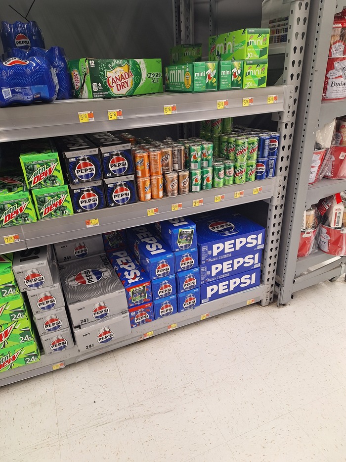 Гипермаркет Walmart в маленьком городе США США, Американцы, Супермаркет, Walmart, Покупка, Шопинг, Жизнь за границей, Эмиграция, Иммиграция, Мигранты, Путешествия, Длиннопост Гипермаркет Walmart в маленьком городе США США, Американцы, Супермаркет, Walmart, Покупка, Шопинг, Жизнь за границей, Эмиграция, Иммиграция, Мигранты, Путешествия, Длиннопост