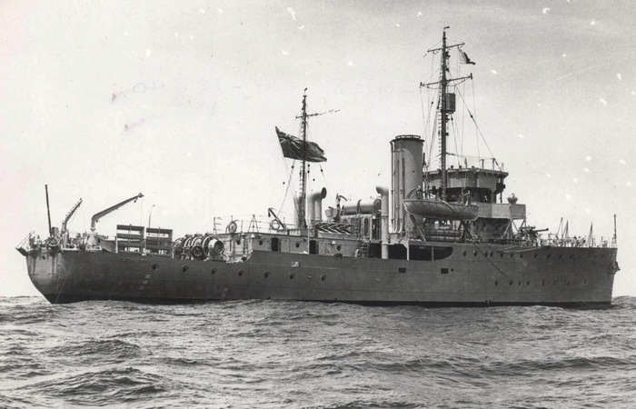 Головной корабль серии тральщиков Bathurst, однотипный с Bengal, на ходовых испытаниях в Сиднее, ноябрь 1940 года. Корабли были названы в честь австралийских городов