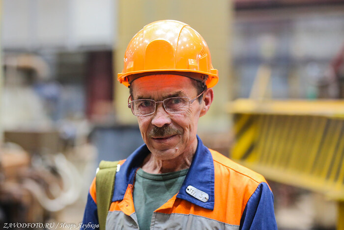 Из серии «Именно они делают Россию великой» / снято мной на Соликамском магниевом заводе