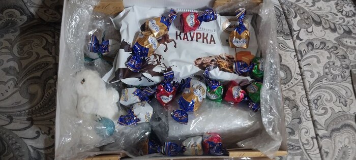 Едем дальше, вот, что под чипсами) Пока что всё не очень понятно)