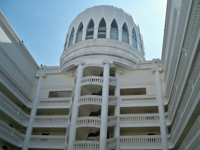 В кондо есть две башни, это общественное пространство.