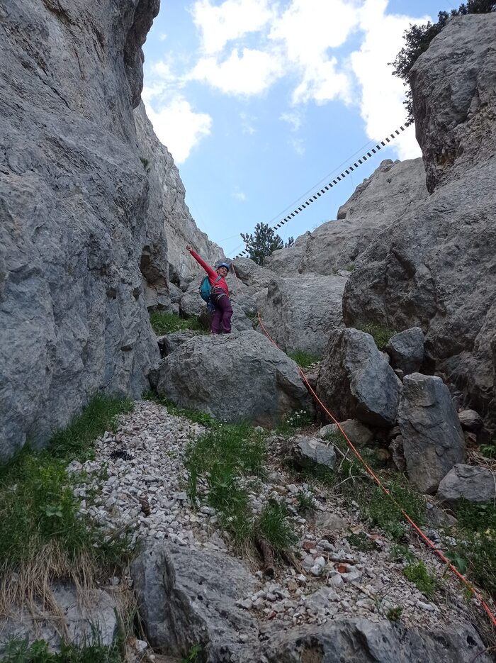 Перед станцией R8 в кулуаре Ай-Петри