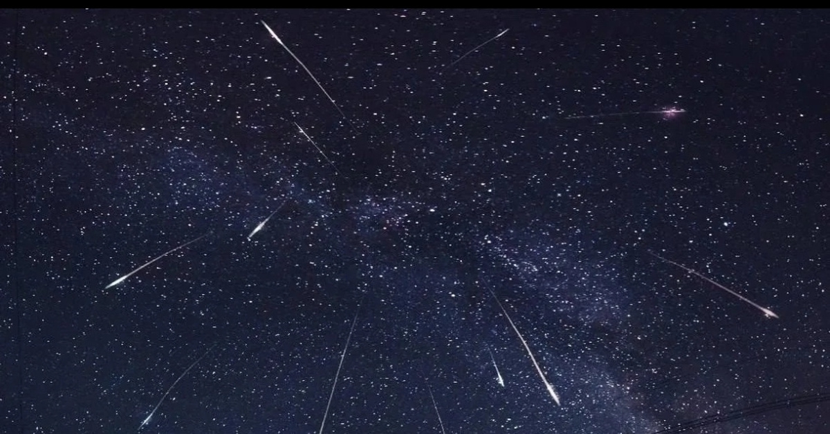 Звездопад в казани. Звездопад в казани. Дракониды метеорный поток 2020. Метеоритный поток персеиды 2021. Пик метеорного потока квадрантиды.