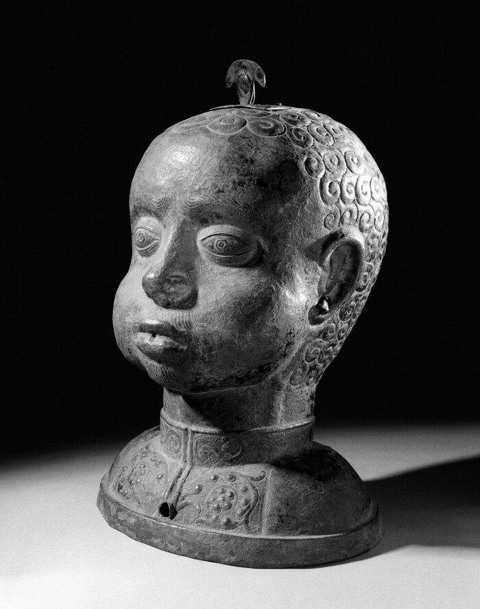 Эолипил в виде человеческой головы, из Италии XVI века