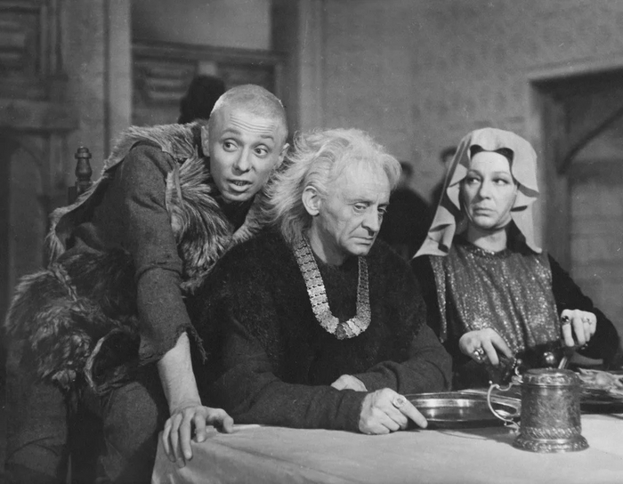 Олег Даль в роле шута в фильме «Король лир»