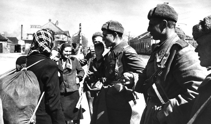 ��������� ����� ������������� � �������� ���������, ��������� ��������� � �������. ����, 1945 ���