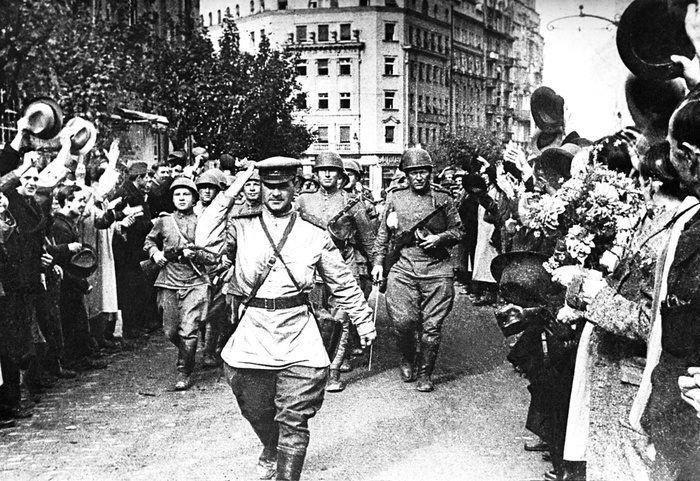 ������� ��������� ������-������������� � ��������, ���������, 1944 ���