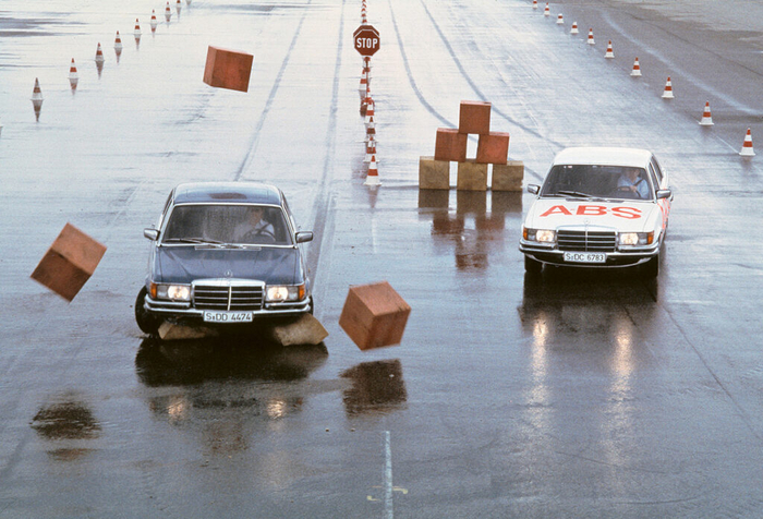  1978    Mercedes-Benz     -   Bosch. Ÿ    ,      .