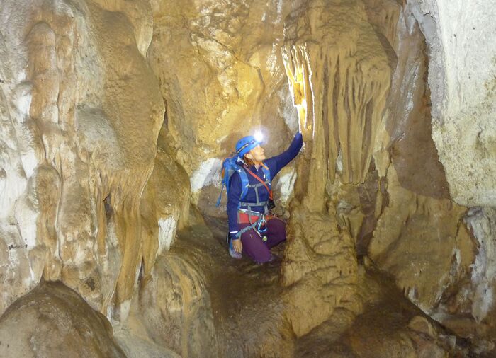 <a href="https://pikabu.ru/story/segodnya_prosto_fotografii_s_alpinistskikh_marshrutov_i_s_programm_aktivnogo_otdyikha_v_kryimu_10959706?u=https%3A%2F%2Fplatan-mishor.ru%2Fcrystal_cave&t=%D0%9F%D0%B5%D1%89%D0%B5%D1%80%D0%B0%20%D0%9A%D1%80%D0%B8%D1%81%D1%82%D0%B0%D0%BB%D1%8C%D0%BD%D0%B0%D1%8F&h=0863b2563de64ee2b5a33f0387e4ef5a524a2804" title="https://platan-mishor.ru/crystal_cave" target="_blank" rel="nofollow noopener"> </a>