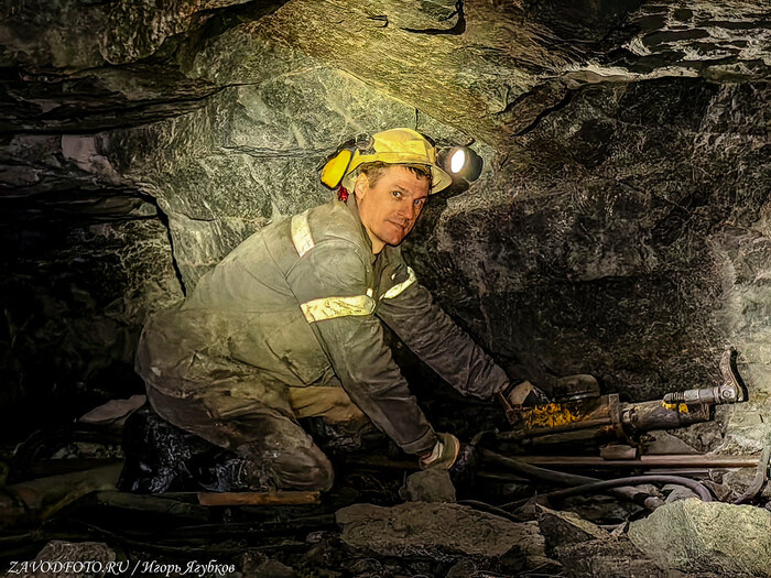 Из серии «Именно они делают Россию великой» / снято мной на ООО «Ловозерский ГОК»