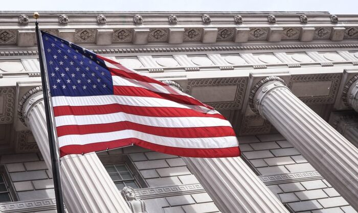 США перебросили в Арктику 100 истребителей после решения расширить территорию