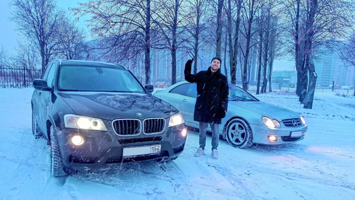 А вот и сам клиент у своего чёрного Бумера.:)