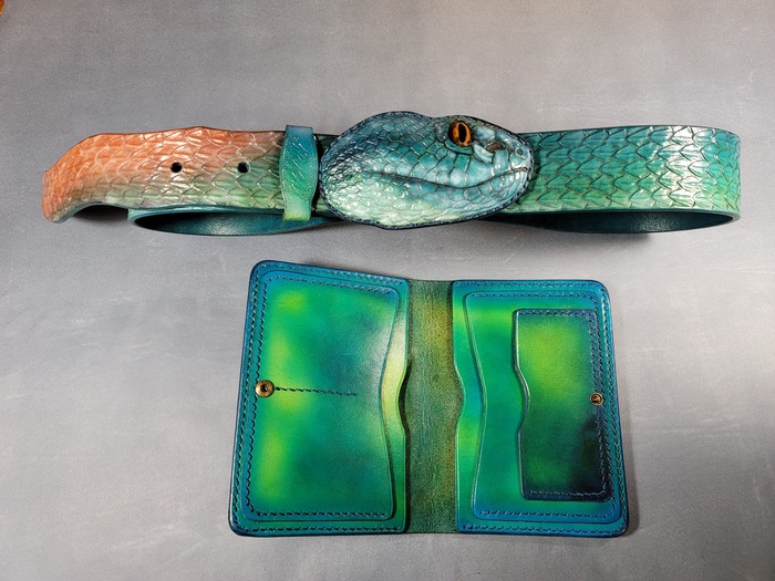 Вот уже год прошёл с того марш броска, игуана + змея, но на чешуйчатых до сих пор не тянет)